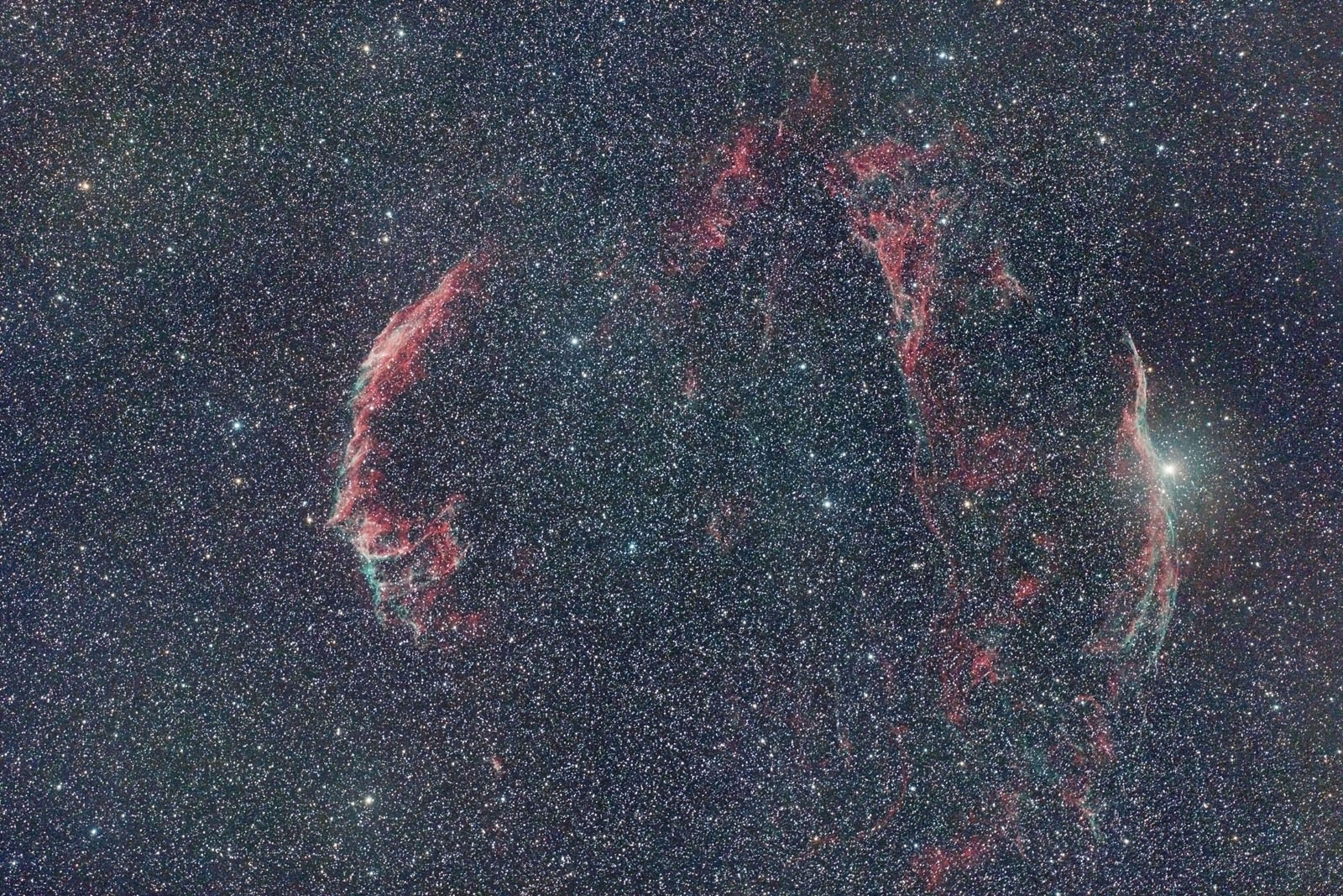 2015-6-20_Veil Nebula 105-650 7704 D1 5DII 24x3mins ISO1600 multiple framing C2.jpg